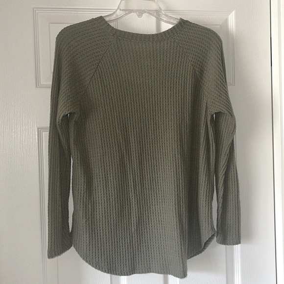 American Eagle Top - Picture 2 of 3